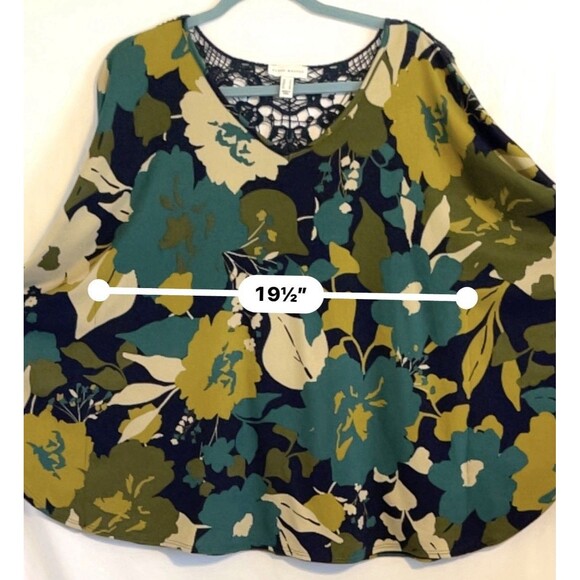 Susan Graver Knit Macrame Floral & Leaf Design Poncho Women’s Size Small - Picture 10 of 12